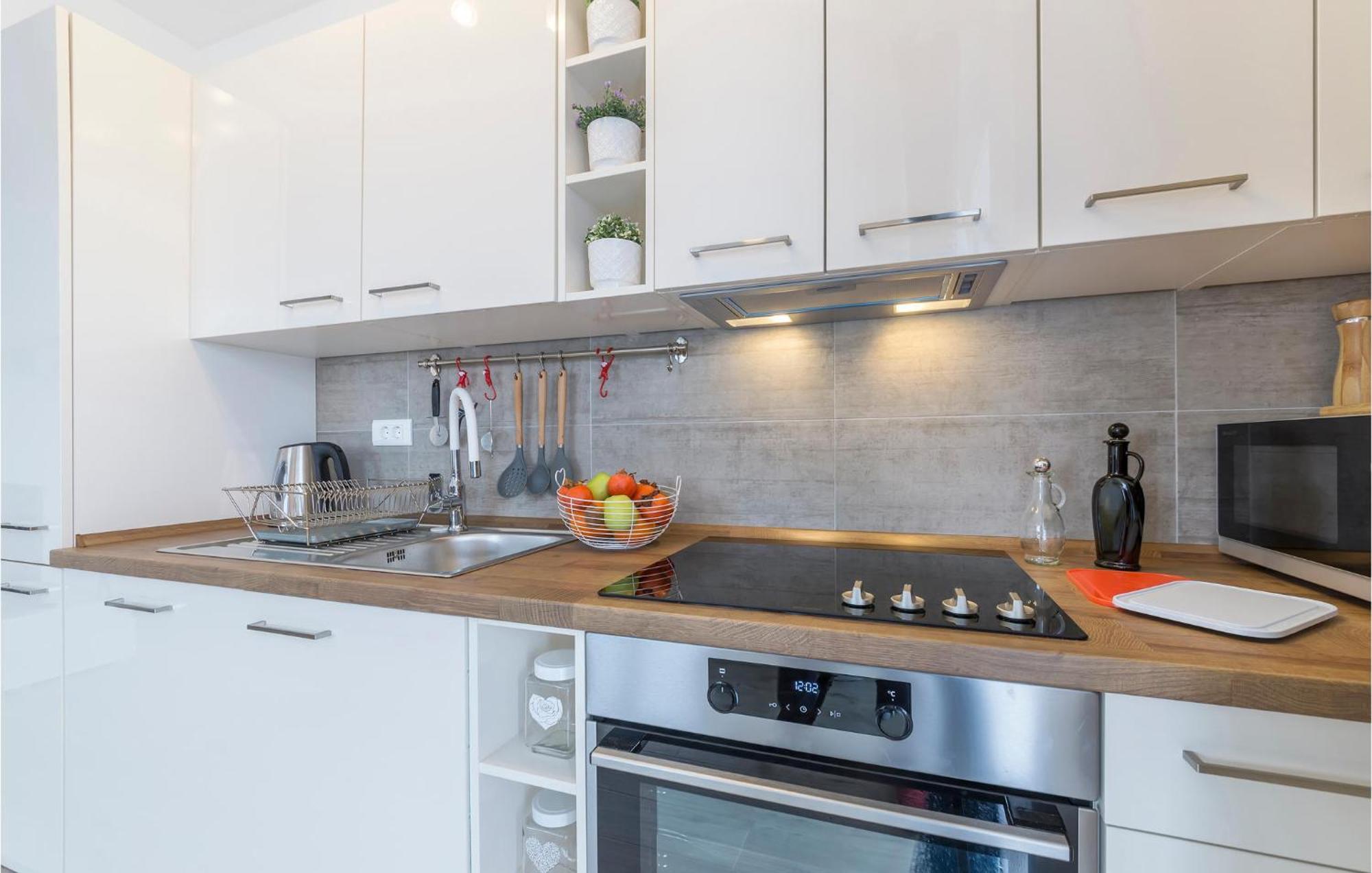 1 Bedroom Amazing Apartment In Peroj Exterior photo