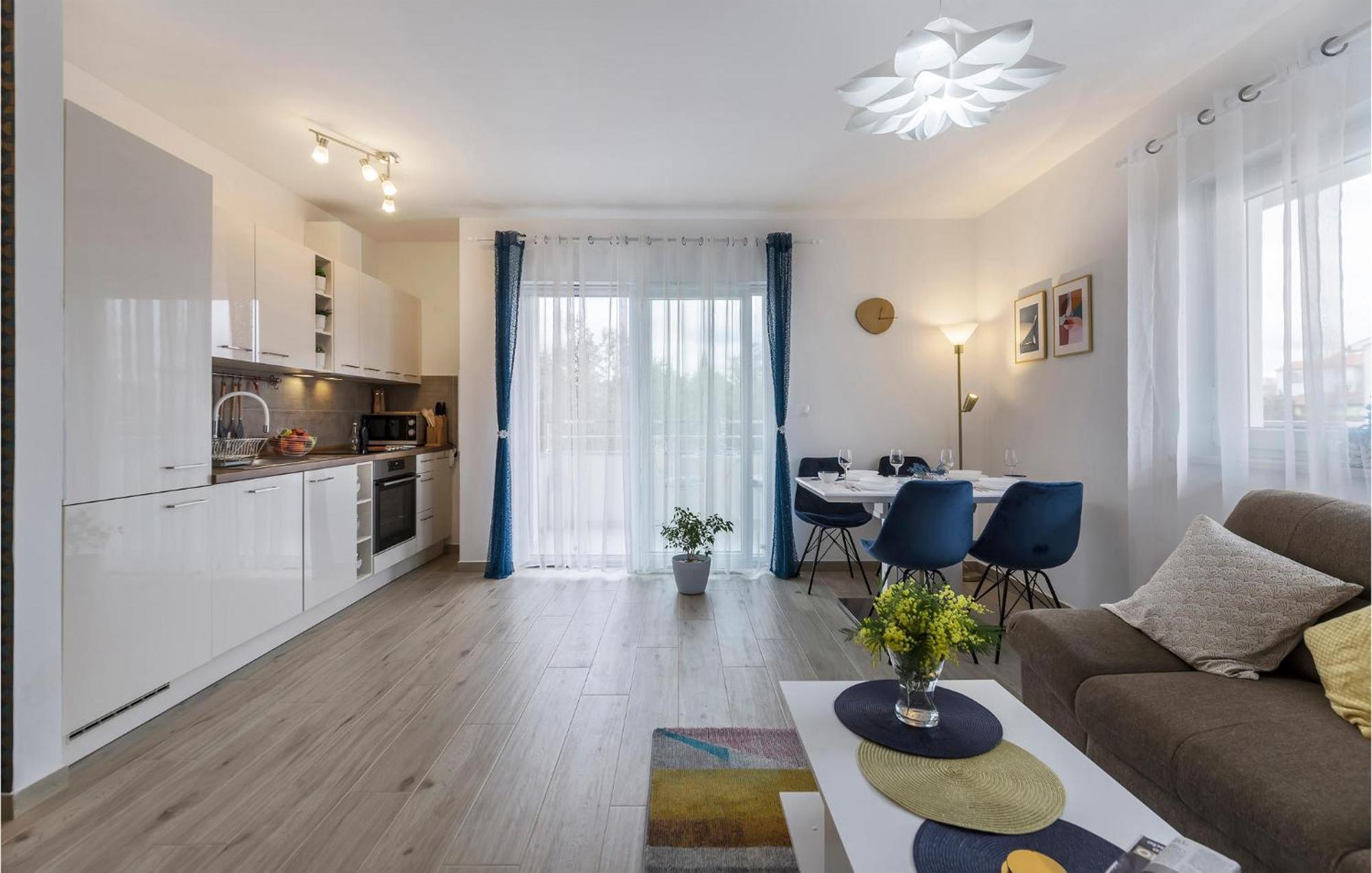 1 Bedroom Amazing Apartment In Peroj Exterior photo